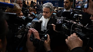 Le procureur général italien, Antonino Patti s'adresse aux médias dans un bunker spécial à Caltanissetta (Sicile) où Matteo Messina Denaro va comparaître.