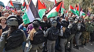 توجهت وفود تضامنية محلية ودولية إلى بلدة حوارة الفلسطينية
