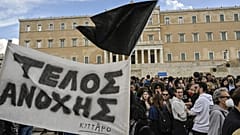 Le proteste in Grecia per l'incidente ferroviario