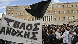 Le proteste in Grecia per l'incidente ferroviario