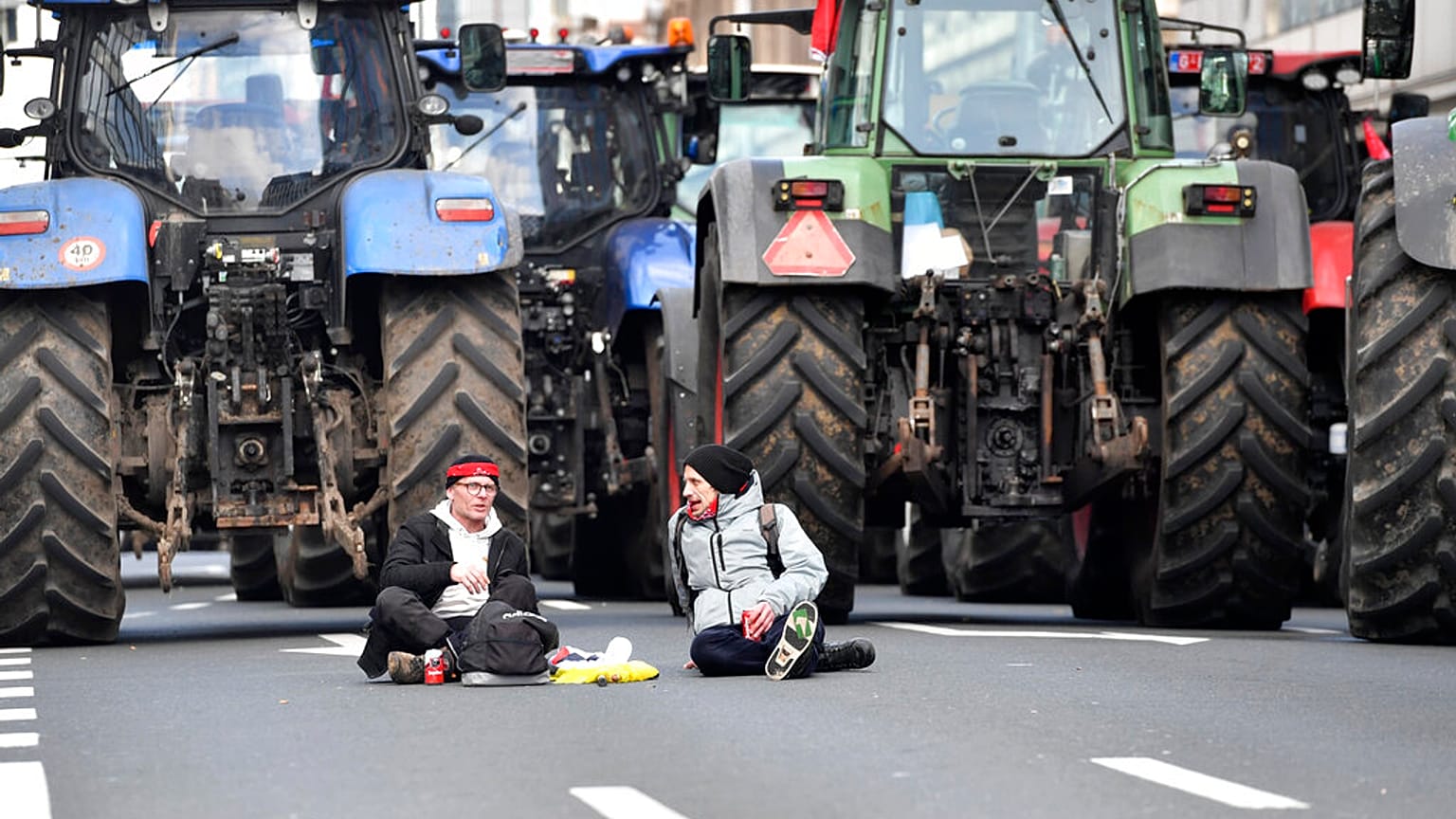 Belçikalı çiftçilerden protesto