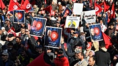 تونسيون يتحدون حظر الاحتجاجا 05/03/2023