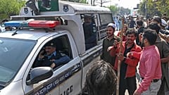 تلاش پلیس پاکستان برای دستگیری عمران خان ناکام ماند