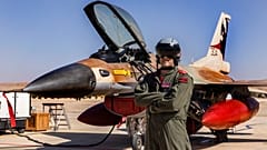İsrail f-16 savaş uçağı (arşiv)