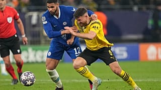 Verbissener Zweikampf im Hinspiel: BVB-Spieler Salih Özcan gegen Chelseas Ruben Loftus-Cheek