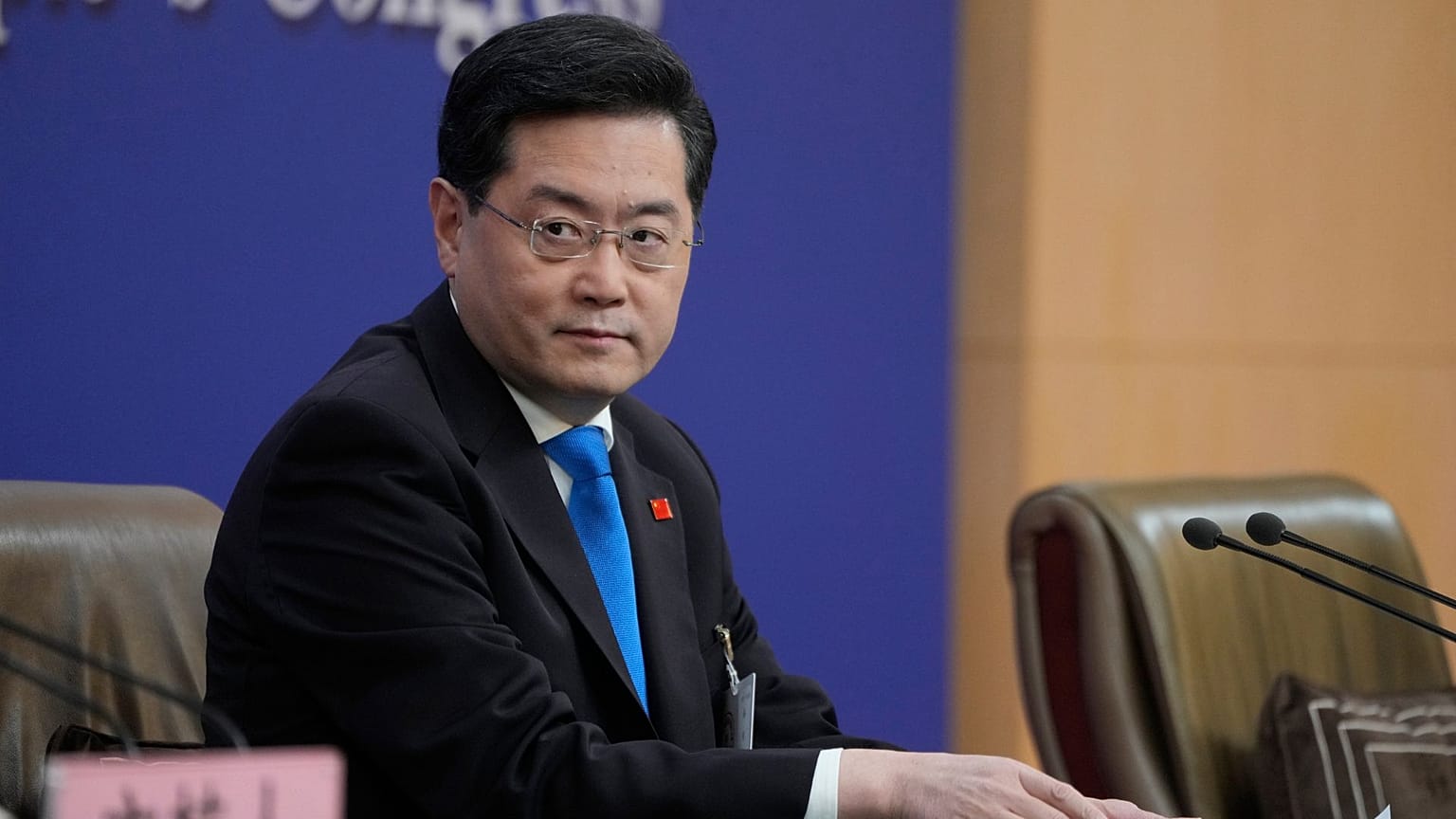 Chinese Foreign Minister Qin Gang looks on during a press conference held on the sidelines of the annual meeting of China's National People's Congress in Beijing, 07/03/2023