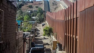 Határkerítés a Baja California mexikói állambeli Tijuanában a mexikói-amerikai határon 2021. január 21-én – képünk illusztráció.
