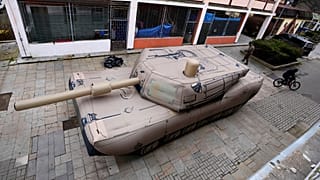 An inflatable tank which can act as a decoy on the battlefield