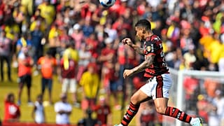 اللاعب السابق لنادي فلامنغو جواو فيكتور غوميش دا سيلفا - أرشيف