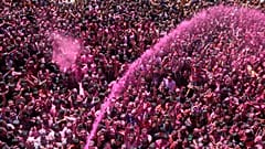 انطلاق فعّاليات مهرجان "عيد الألوان" الشعبي السنوي، الذي يحتفل فيه أتباع الديانة الهندوسية، بانتهاء فصل الشتاء وحلول الربيع، وبانتصار الخير على الشر، 8 مارس 2023.