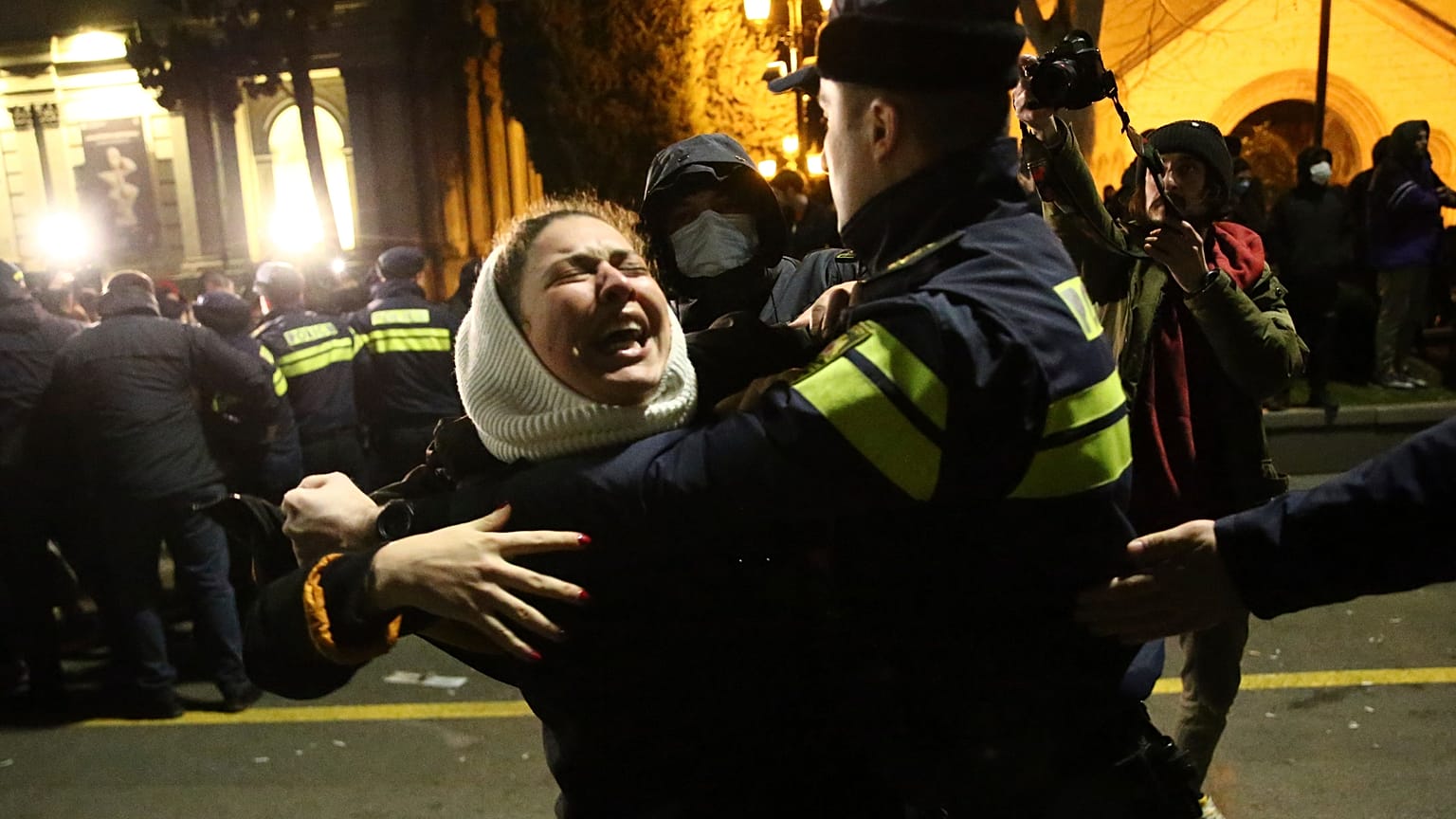 Situation très tendue ce mercredi soir dans les rues de Tbilissi 