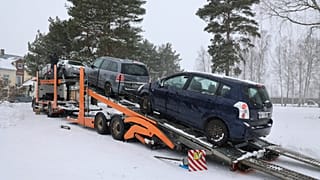 Первые восемь автомобилей, конфискованные у пьяных водителей, отправляются из Латвии в Украину.