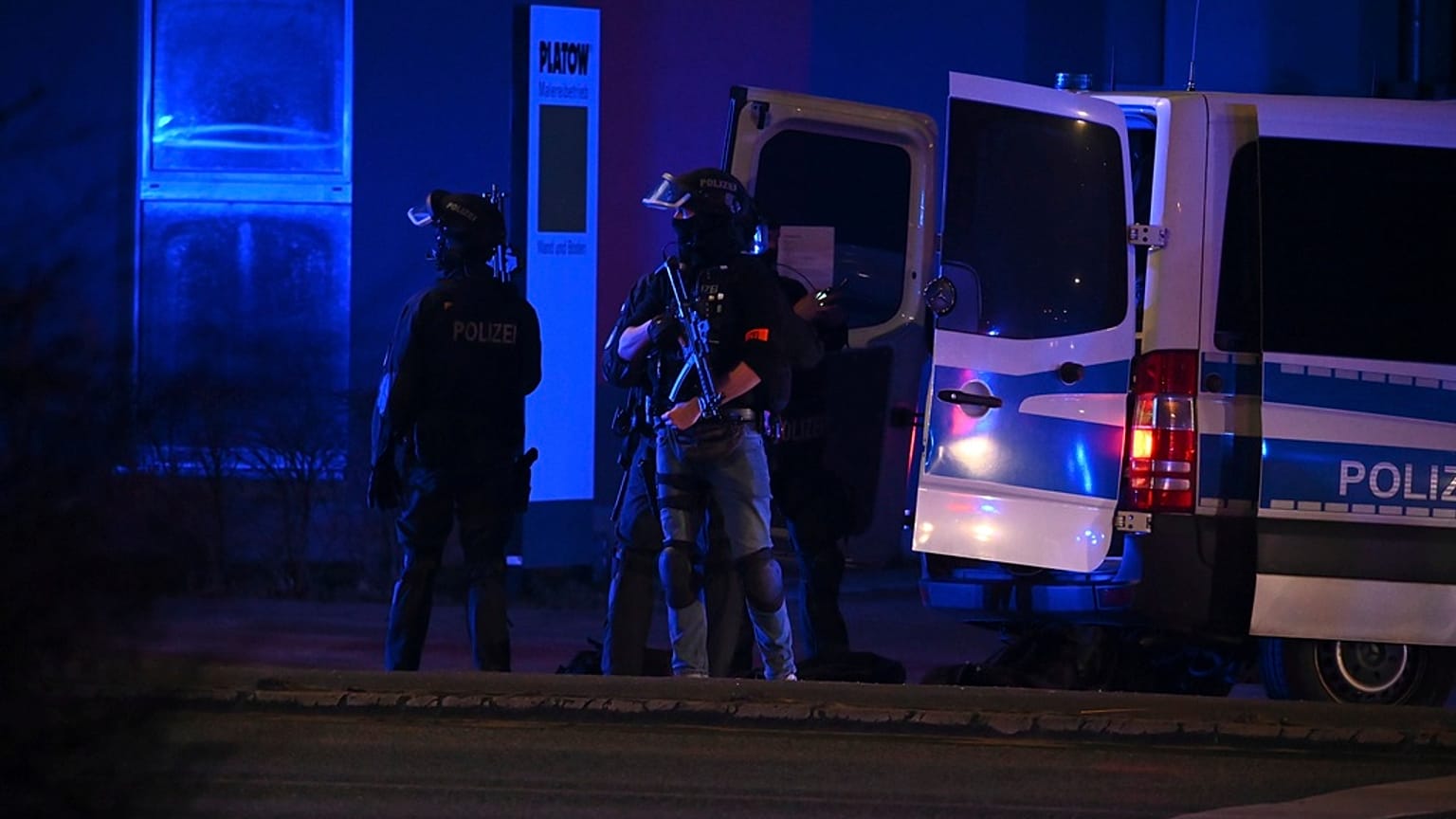 Großeinsatz der Polizei in Hamburg Alsterdorf