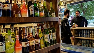محل لبيع المشروبات الكحولية في بغداد، العراق 09 آذار/ مارس 2023