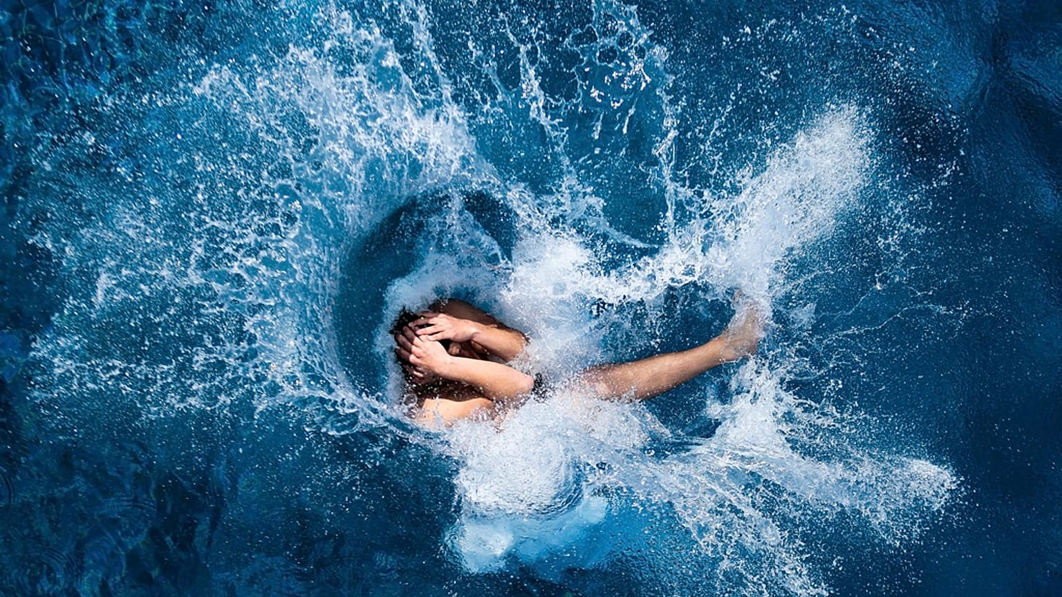Auch Frauen sollen in Berliner Schwimmbädern oben ohne sein dürfen