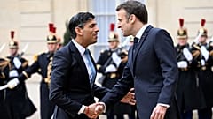 Rishi Sunak, le Premier ministre britannique, lors de sa réception à l'Elysée le 10 mars 2023 par le président français Emmanuel Macron 