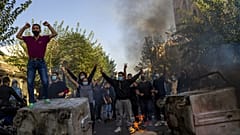 Októberi felvétel: akkor még Irán a szaúdiakat vádolta a tüntetések támogatásával