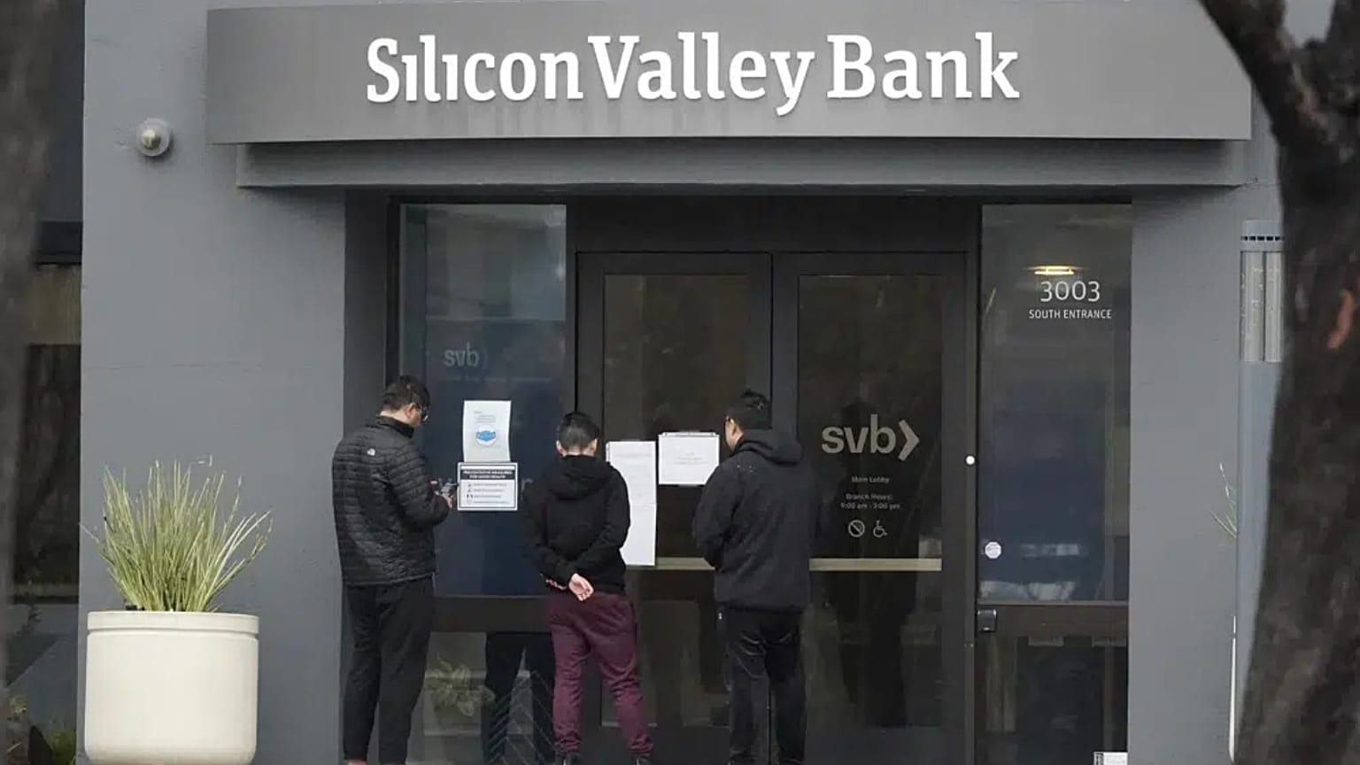 Κατέρρευσε η SVB