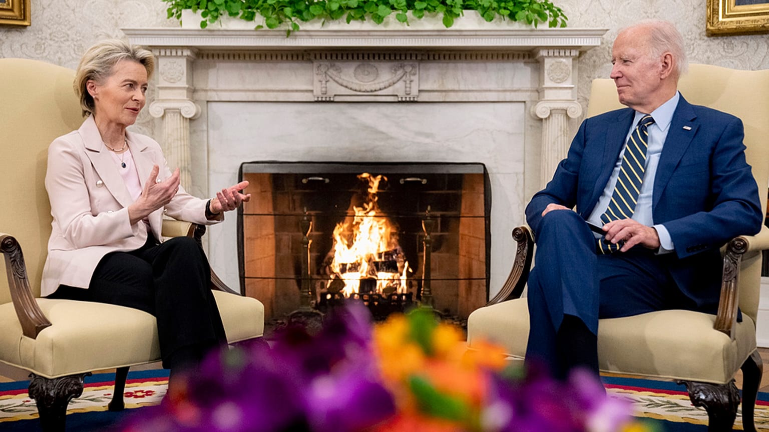 Ursula von der Leyen recebida na Casa Branca por Joe Biden