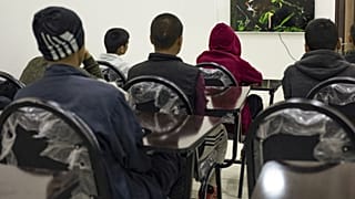 تتنوع المواد المعطاة للأطفال في هذه المراكز التأهيلية