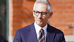 Gary Lineker an diesem Samstag 11. März vor seinem Londoner Haus