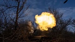 Ukrainische Panzerhaubitze 2s1 der Brigade 80 Air Assault in der Nähe von Bachmut 