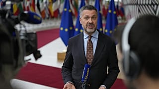 Luca Visentini egy brüsszeli sajtótájékoztatón