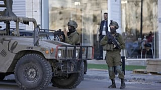 Izraeli katonák a ciszjordániai Nablus közelében