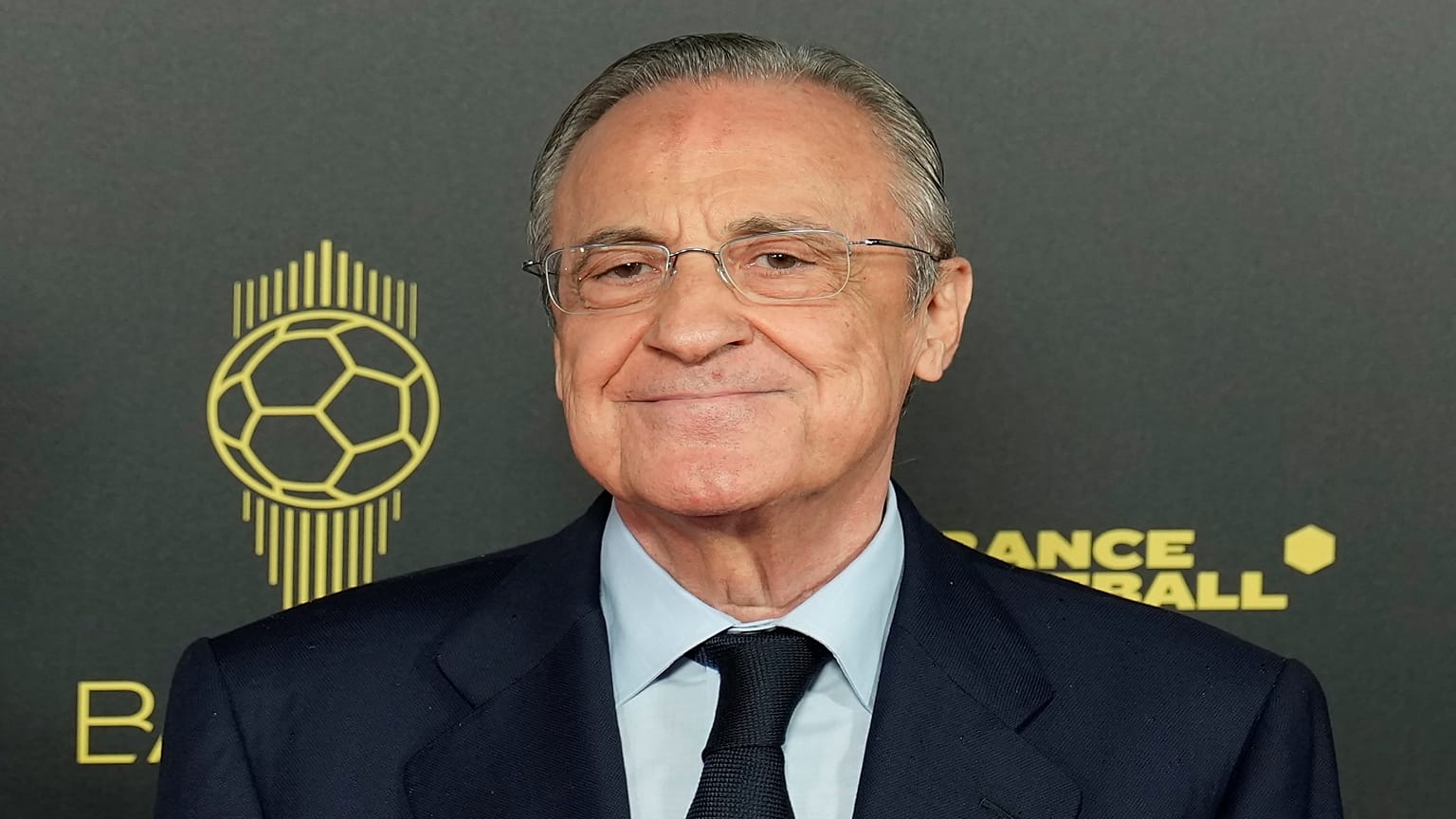 رئيس نادي ريال مدريد فلورنتينو بيريز
