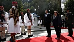 Επίσημη υποδοχή του Νίκου Χριστοδουλίδη από την Κατερίνα Σακελλαροπούλου