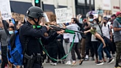 Резиновые пули применялись для разгона протестов после гибели Джорджа Флойда, Лос-Анджелес, 31 августа 2020 года.