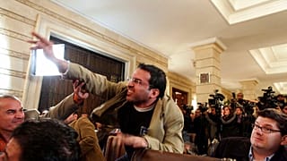 ABD Başkanı George W. Bush'a ayakkabılarını fırlatan Iraklı gazeteci Muntazer El Zaidi 