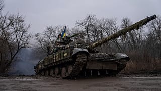 Ukrán tank Bahmut közelében március 8.-án