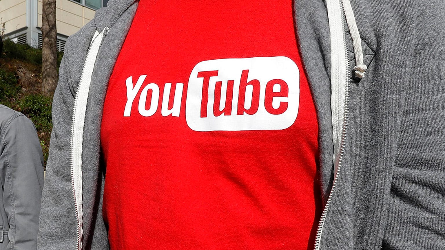 Japonya'da 7 aydır işe gitmeyen YouTube'cu milletvekili kovuldu