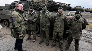Der deutsche Verteidigungsminister Boris Pistorius bei einem Truppenbesuch in Augustdorf am 1. Februar 23
