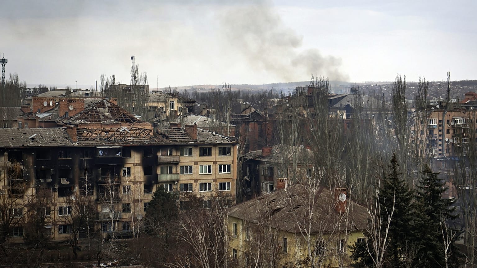 A hónapok óta ostromolt, már csak pár ezer ember által lakott Bahmut városa