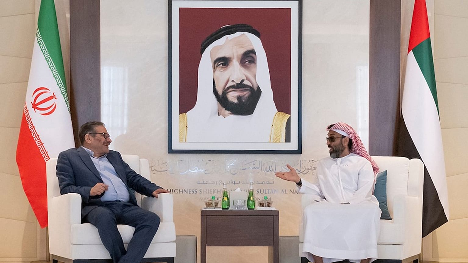 اللقاء الذي جمع طحنون بن زايد مع علي شمخاني