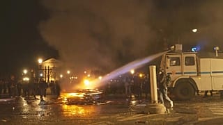 الأمن الفرنسي يفرق مظاهرة في ساحة كونكورد
