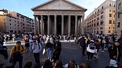 The Pantheon is considered the most well preserved Roman monument. 