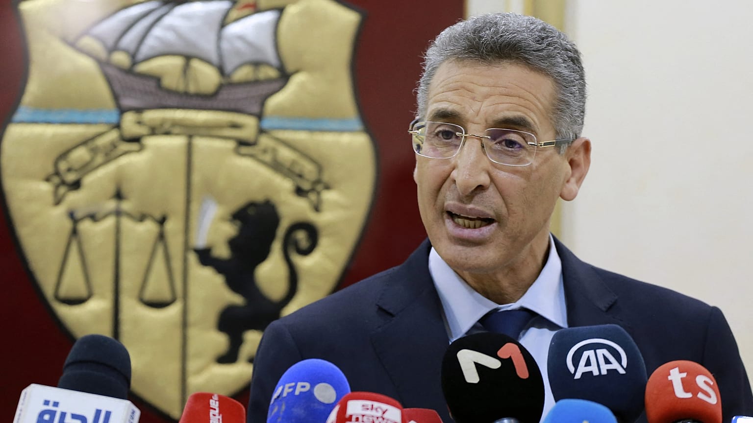 وزير الداخلية التونسي المستقيل توفيق شرف الدين