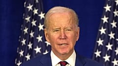 Biden beszédet mond a kaliforniai Monterey Parkban 2023. március 14-én