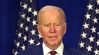 Biden beszédet mond a kaliforniai Monterey Parkban 2023. március 14-én