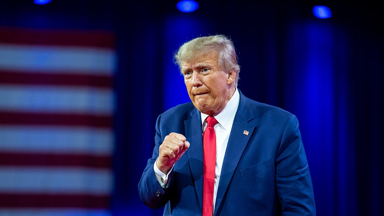 Trump annuncia il suo imminente arresto