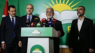 AK Parti Genel Başkanvekili Kurtulmuş ve Genel Başkan Yardımcısı Yavuz,  HÜDA PAR Genel Başkanı Zekeriya Yapıcıoğlu ile görüştü