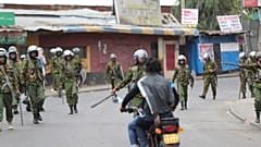 Столкновения демонстрантов с полицией в Кении