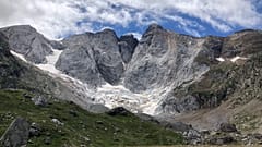Skifahren in den Pyrenäen? Angesichts des Klimawandels immer umstrittener.