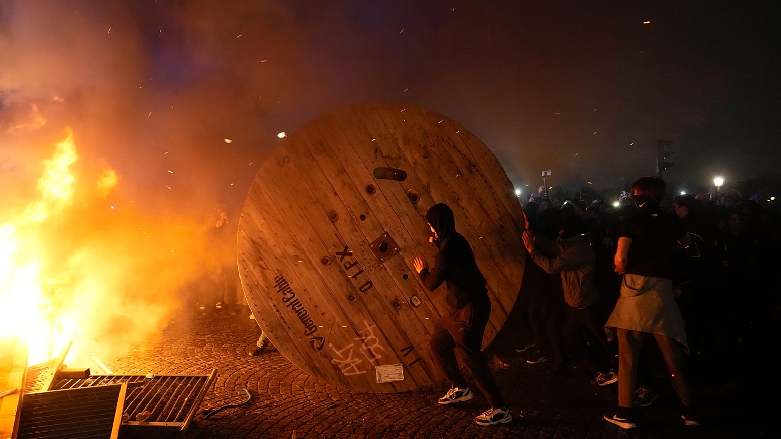 Protestos nas ruas de França