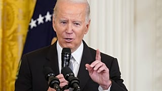 ABD Başkanı Joe Biden, Covid-19 virüsünün kökeni hakkındaki bilgilerin gizliliğini ortadan kaldıracak çalışmaların önünü açacak yasa tasarısını imzaladı