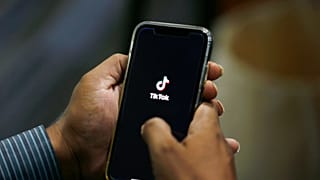 تطبيق "تيك توك"على هاتف خلوي
