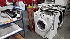 Ob kaputte Washmaschinen oder Laptops - diese belgische Organisation repariert alles.